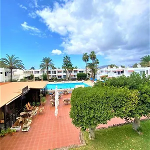 Cozy One Bedroom With Spacious Terrace. Pool And Garden View Apartamento